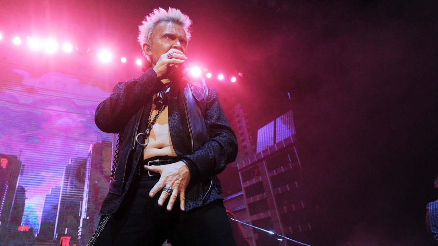Billy Idol concret su primera fecha del domingo pasado como telonero de Green Day en el estadio de Vlez Foto Carlos Luna